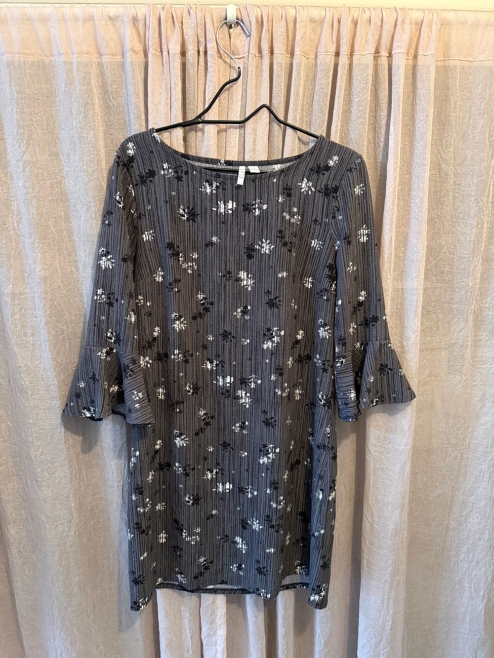 Elle Gray Floral Midi Dress with Ruffle Sleeves